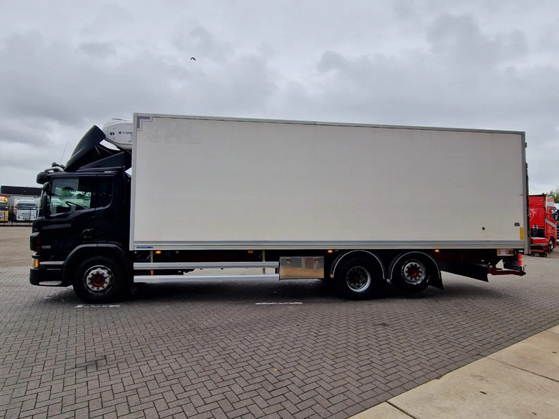 Scania P320 6x2*4 - Thermoking T-1200 R Frigo - Zepro Loadlift - Euro 6 - Steering axle - Full air - Camión isotérmico: foto 4 Scania P320 6x2*4 - Thermoking T-1200 R Frigo - Zepro Loadlift - Euro 6 - Steering axle - Full air - Camión isotérmico: foto 4