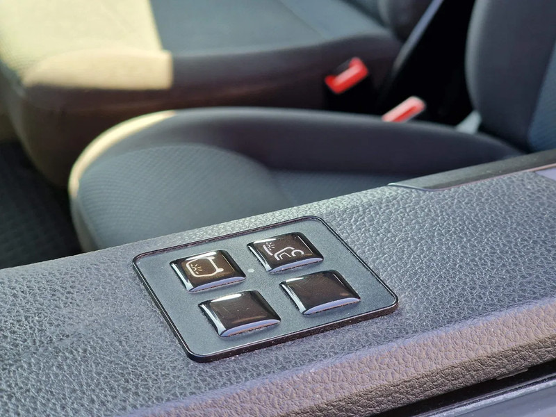 Vehículo municipal, Furgoneta Volkswagen Multivan 2.0 TDI 150KW 4 Motion - Hearse / Leichenwagen / Rouwauto - 2x Coffin: foto 20 Vehículo municipal, Furgoneta Volkswagen Multivan 2.0 TDI 150KW 4 Motion - Hearse / Leichenwagen / Rouwauto - 2x Coffin: foto 20