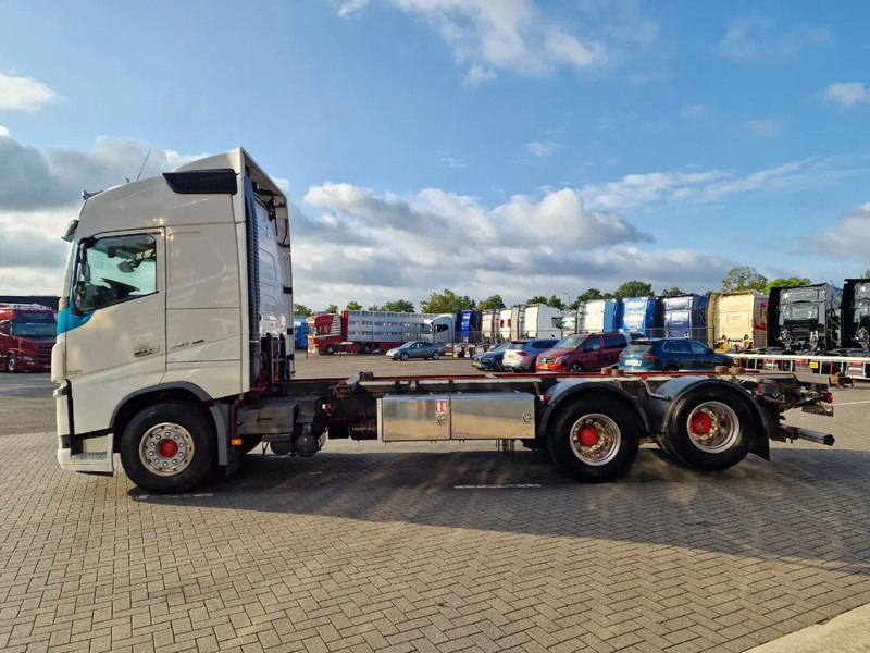 Volvo FH 13.540 Globetrotter 6x2 - BDF - 4.90 WB - Full air - VEB + - Camión portacontenedore/ Intercambiable: foto 4 Volvo FH 13.540 Globetrotter 6x2 - BDF - 4.90 WB - Full air - VEB + - Camión portacontenedore/ Intercambiable: foto 4