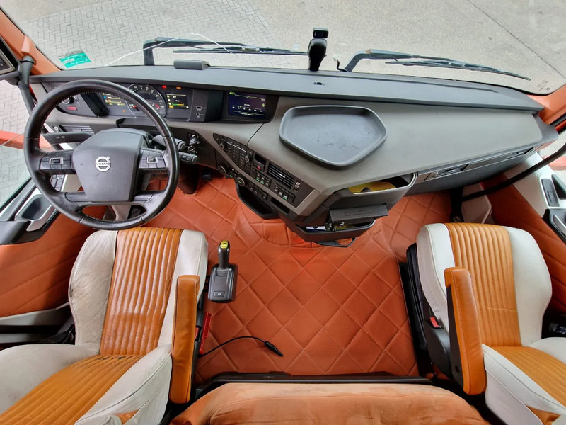 Leasing de Volvo FH 16.750 8x2*6 - Palfinger PK15002 Crane/Grua - Show truck + Trailer - Volvo FH 16.750 8x2*6 - Palfinger PK15002 Crane/Grua - Show truck + Trailer -: foto 11 Leasing de Volvo FH 16.750 8x2*6 - Palfinger PK15002 Crane/Grua - Show truck + Trailer - Volvo FH 16.750 8x2*6 - Palfinger PK15002 Crane/Grua - Show truck + Trailer -: foto 11