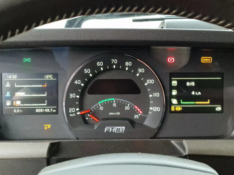 Leasing de Volvo FH 16.750 8x2*6 - Palfinger PK15002 Crane/Grua - Show truck + Trailer - Volvo FH 16.750 8x2*6 - Palfinger PK15002 Crane/Grua - Show truck + Trailer -: foto 13 Leasing de Volvo FH 16.750 8x2*6 - Palfinger PK15002 Crane/Grua - Show truck + Trailer - Volvo FH 16.750 8x2*6 - Palfinger PK15002 Crane/Grua - Show truck + Trailer -: foto 13