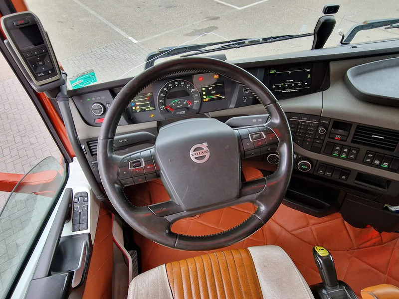 Leasing de Volvo FH 16.750 8x2*6 - Palfinger PK15002 Crane/Grua - Show truck + Trailer - Volvo FH 16.750 8x2*6 - Palfinger PK15002 Crane/Grua - Show truck + Trailer -: foto 10 Leasing de Volvo FH 16.750 8x2*6 - Palfinger PK15002 Crane/Grua - Show truck + Trailer - Volvo FH 16.750 8x2*6 - Palfinger PK15002 Crane/Grua - Show truck + Trailer -: foto 10