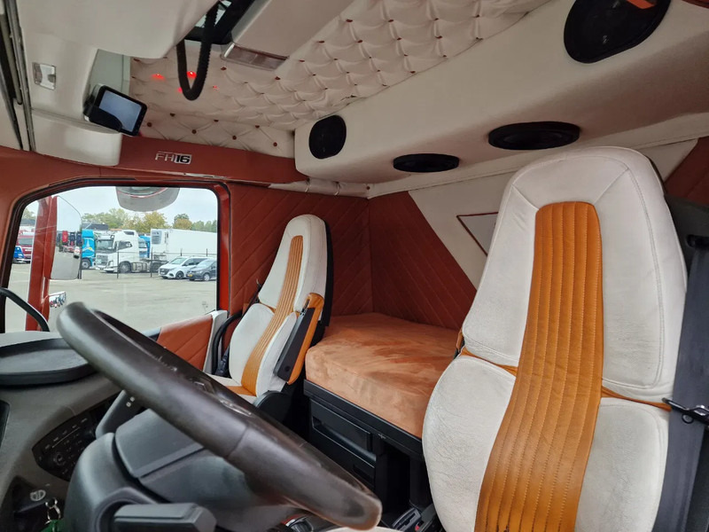 Leasing de Volvo FH 16.750 8x2*6 - Palfinger PK15002 Crane/Grua - Show truck + Trailer - Volvo FH 16.750 8x2*6 - Palfinger PK15002 Crane/Grua - Show truck + Trailer -: foto 15 Leasing de Volvo FH 16.750 8x2*6 - Palfinger PK15002 Crane/Grua - Show truck + Trailer - Volvo FH 16.750 8x2*6 - Palfinger PK15002 Crane/Grua - Show truck + Trailer -: foto 15