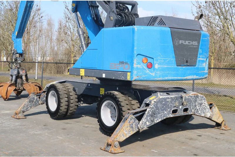 Manipulador de materiales Fuchs MHL 320 | PEEL GRAB | UMSCHLAG | GOOD TIRES: foto 7 Manipulador de materiales Fuchs MHL 320 | PEEL GRAB | UMSCHLAG | GOOD TIRES: foto 7