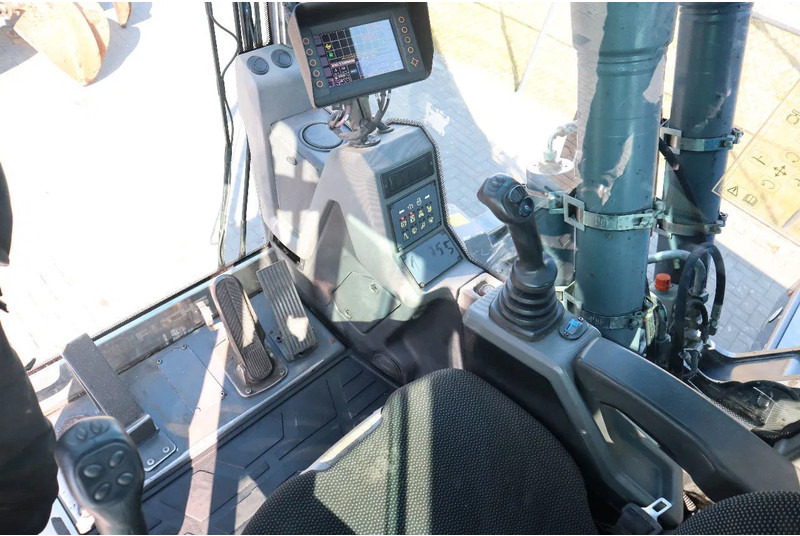 Manipulador de materiales Fuchs MHL 320 | PEEL GRAB | UMSCHLAG | GOOD TIRES: foto 18 Manipulador de materiales Fuchs MHL 320 | PEEL GRAB | UMSCHLAG | GOOD TIRES: foto 18