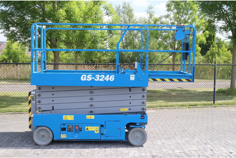 Genie GS-3246 | 12 METER | 318 KG - Plataforma de tijeras: foto 4 Genie GS-3246 | 12 METER | 318 KG - Plataforma de tijeras: foto 4