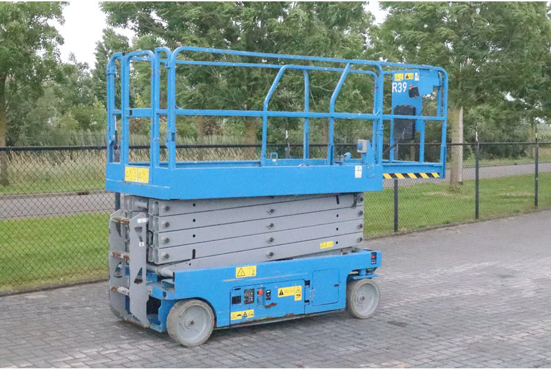 Genie GS-3246 | 12 METER | 318 KG - Plataforma de tijeras: foto 5 Genie GS-3246 | 12 METER | 318 KG - Plataforma de tijeras: foto 5