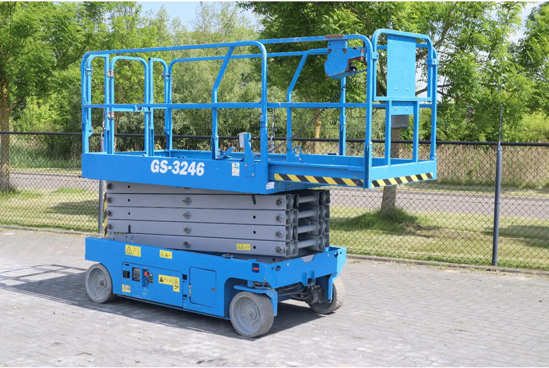 Genie GS-3246 | 12 METER | 318 KG - Plataforma de tijeras: foto 5 Genie GS-3246 | 12 METER | 318 KG - Plataforma de tijeras: foto 5