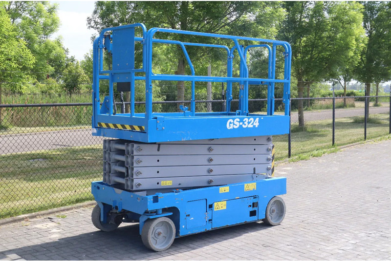 Genie GS-3246 | 12 METER | 318 KG - Plataforma de tijeras: foto 3 Genie GS-3246 | 12 METER | 318 KG - Plataforma de tijeras: foto 3