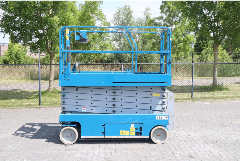 Genie GS-3246 | 12 METER | 318 KG - Plataforma de tijeras: foto 1 Genie GS-3246 | 12 METER | 318 KG - Plataforma de tijeras: foto 1