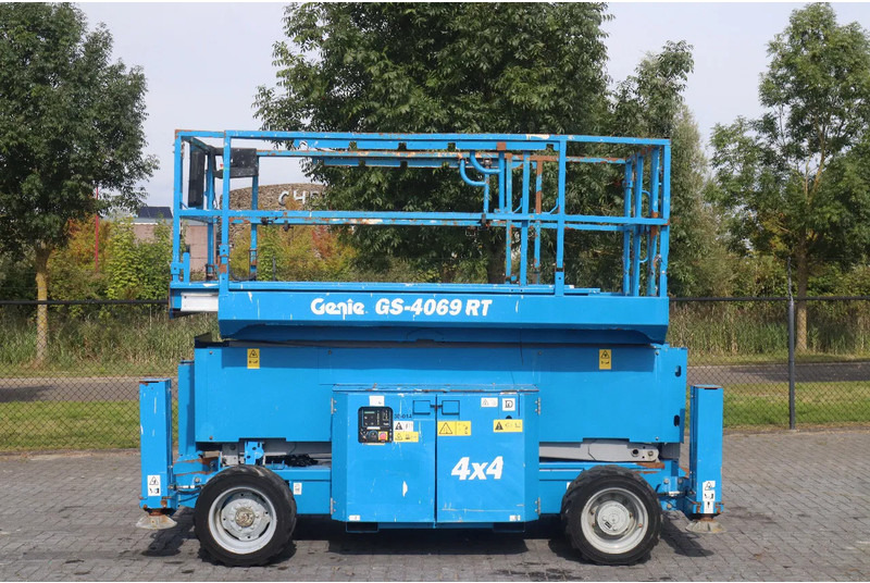 Genie GS-4069 RT | DIESEL | 14 METER - Plataforma de tijeras: foto 1 Genie GS-4069 RT | DIESEL | 14 METER - Plataforma de tijeras: foto 1
