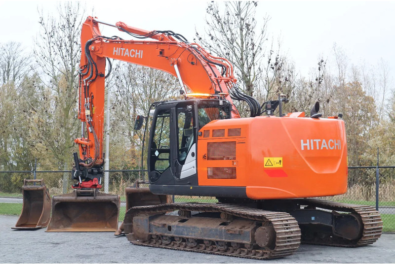 Hitachi ZX225 USRLC-6 | ROTOTILT | 3X BUCKET | TOPCON 3D MC GPS - Excavadora de cadenas: foto 3 Hitachi ZX225 USRLC-6 | ROTOTILT | 3X BUCKET | TOPCON 3D MC GPS - Excavadora de cadenas: foto 3