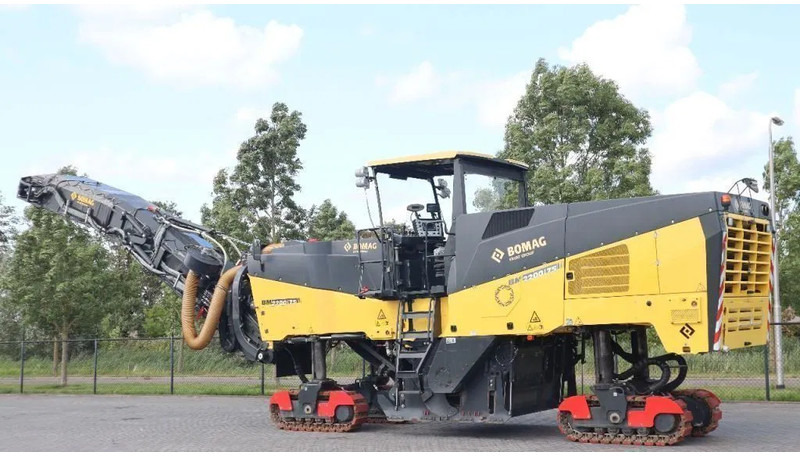 Bomag BM 2200/75 | COLD PLANER | NEW CONDITION! - Maquinaria de construcción: foto 2 Bomag BM 2200/75 | COLD PLANER | NEW CONDITION! - Maquinaria de construcción: foto 2