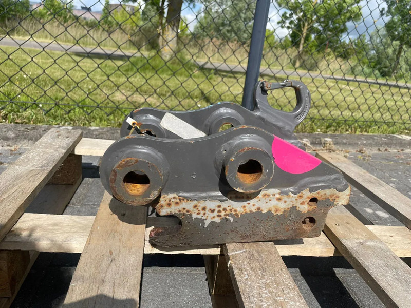 SMP S60 | HALF-AUTO QUICK COUPLER | SNELWISSEL | VOLVO EC18 - Cizalla de demolición para Maquinaria de construcción: foto 2 SMP S60 | HALF-AUTO QUICK COUPLER | SNELWISSEL | VOLVO EC18 - Cizalla de demolición para Maquinaria de construcción: foto 2
