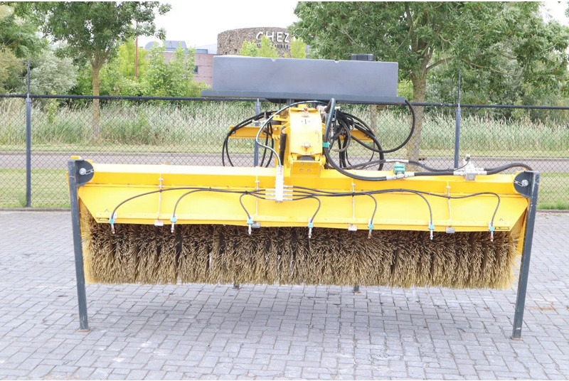 STARK RSW 3000 S | SWEEPER | BRUSH | KEHRMASCHINE | WATER SPRAY - Barredora cucharón: foto 2 STARK RSW 3000 S | SWEEPER | BRUSH | KEHRMASCHINE | WATER SPRAY - Barredora cucharón: foto 2