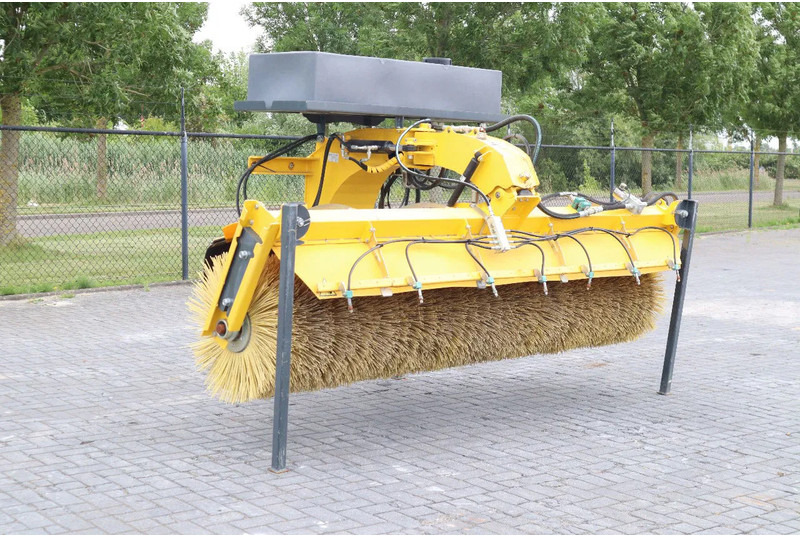 STARK RSW 3000 S | SWEEPER | BRUSH | KEHRMASCHINE | WATER SPRAY - Barredora cucharón: foto 3 STARK RSW 3000 S | SWEEPER | BRUSH | KEHRMASCHINE | WATER SPRAY - Barredora cucharón: foto 3