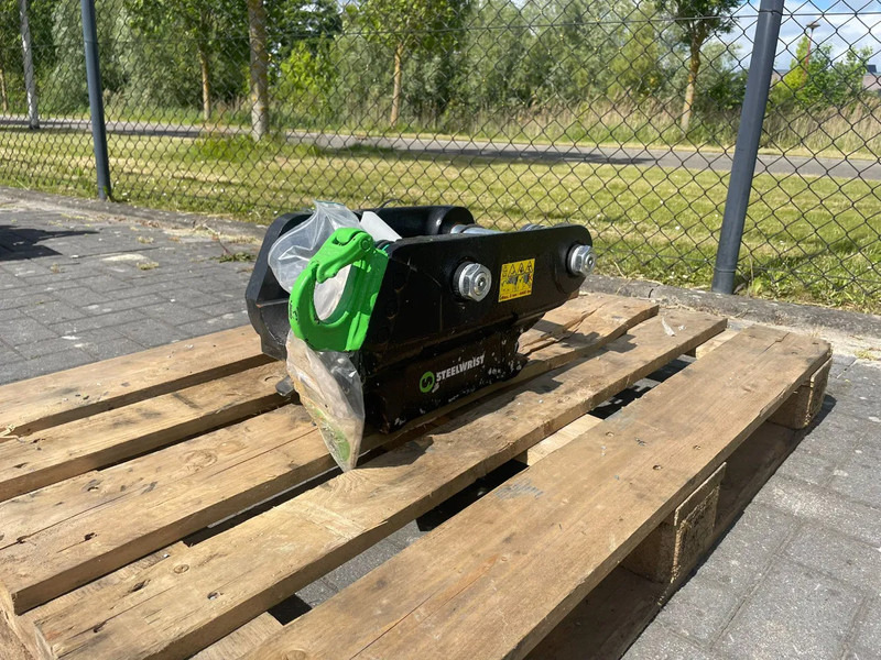 STEELWRIST QC S40 FPL | QUICK COUPLER | 2 - 6 TON | NEW / UNUSED - Cizalla de demolición para Maquinaria de construcción: foto 1 STEELWRIST QC S40 FPL | QUICK COUPLER | 2 - 6 TON | NEW / UNUSED - Cizalla de demolición para Maquinaria de construcción: foto 1