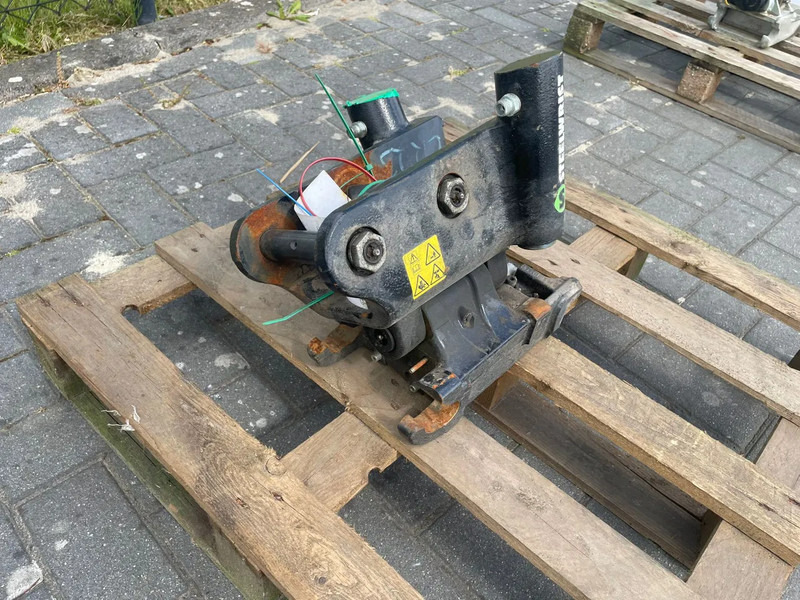 STEELWRIST TCX S30 - 180 MEC | TILT COUPLER | TILTING COUPLER | NEW / UNUSED - Rotor basculante para Maquinaria de construcción: foto 3 STEELWRIST TCX S30 - 180 MEC | TILT COUPLER | TILTING COUPLER | NEW / UNUSED - Rotor basculante para Maquinaria de construcción: foto 3