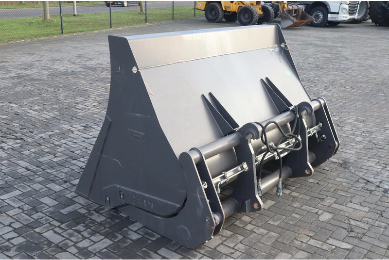 Volvo 3 M3 | HIGH TIP BUCKET | HOCHKIPPSCHAUFEL | HOOGKIEPBAK | NEW - Cazo para Maquinaria de construcción: foto 3 Volvo 3 M3 | HIGH TIP BUCKET | HOCHKIPPSCHAUFEL | HOOGKIEPBAK | NEW - Cazo para Maquinaria de construcción: foto 3