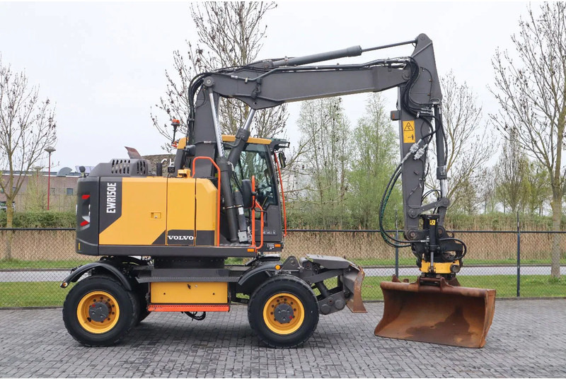 Volvo EWR 150 E | ROTOTILT | BUCKET | TRAILER HYDR - Excavadora de ruedas: foto 4 Volvo EWR 150 E | ROTOTILT | BUCKET | TRAILER HYDR - Excavadora de ruedas: foto 4