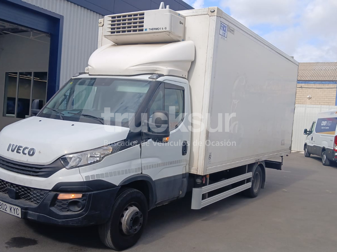 IVECO 72C18 FRC-X - Camión caja cerrada: foto 1 IVECO 72C18 FRC-X - Camión caja cerrada: foto 1