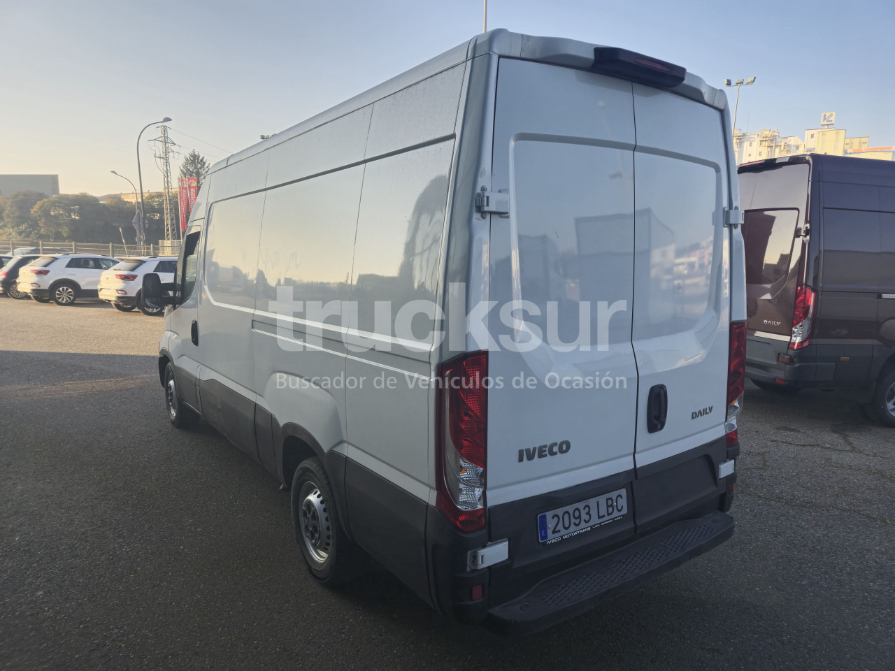 IVECO DAILY 35S16V 12M3 - Furgoneta caja cerrada: foto 4 IVECO DAILY 35S16V 12M3 - Furgoneta caja cerrada: foto 4