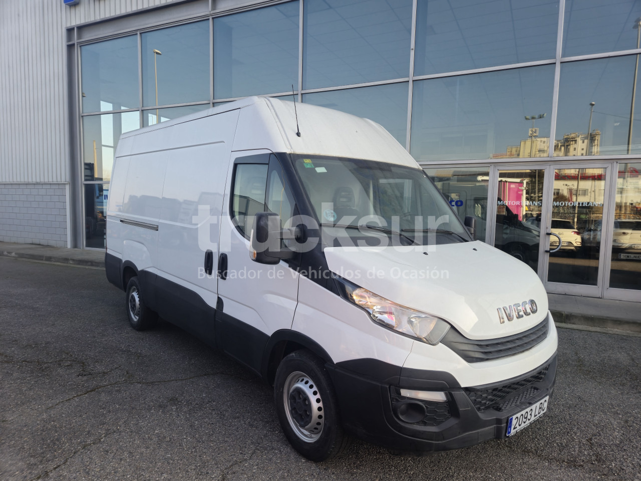 IVECO DAILY 35S16V 12M3 - Furgoneta caja cerrada: foto 3 IVECO DAILY 35S16V 12M3 - Furgoneta caja cerrada: foto 3