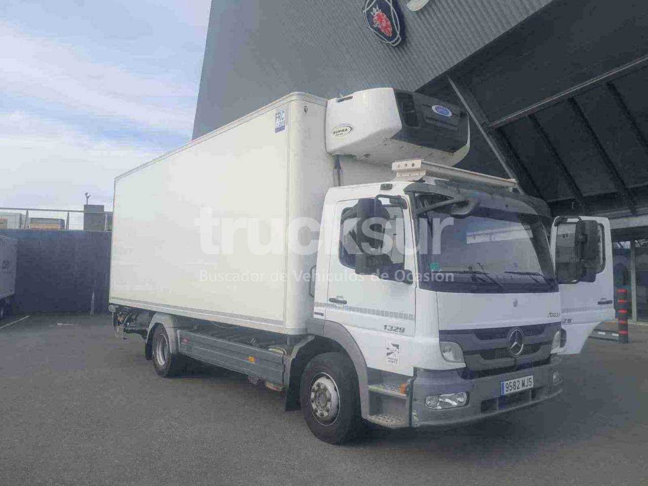 MERCEDES ATEGO FRC - Camión caja cerrada: foto 1 MERCEDES ATEGO FRC - Camión caja cerrada: foto 1