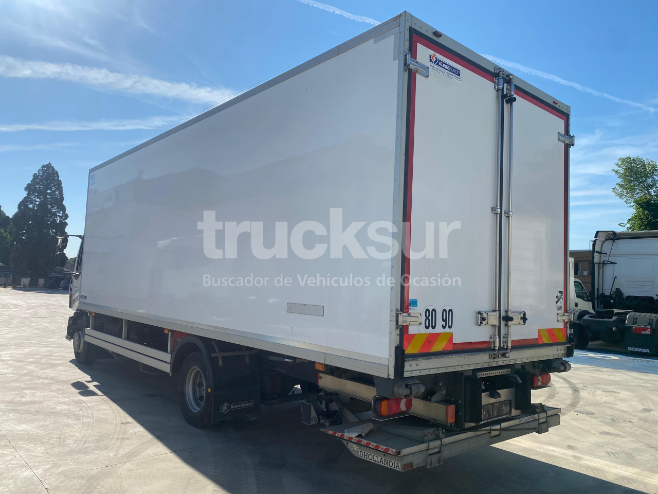 RENAULT D240.13 - Camión frigorífico: foto 4 RENAULT D240.13 - Camión frigorífico: foto 4