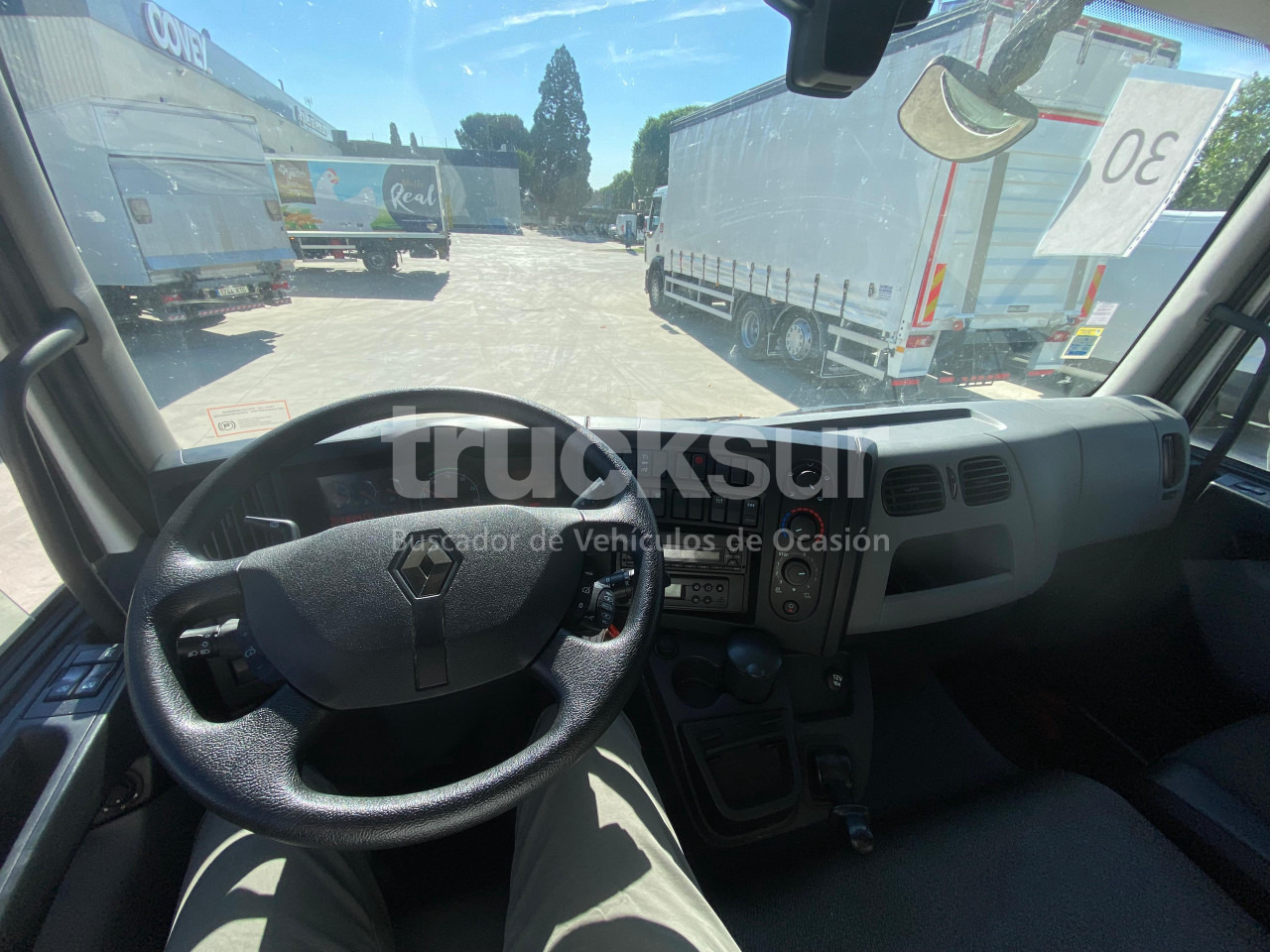 Camión frigorífico RENAULT D240.13: foto 13 Camión frigorífico RENAULT D240.13: foto 13