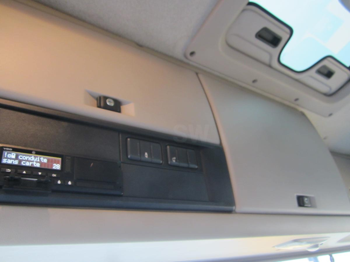 Cabeza tractora DAF XF105 460: foto 10