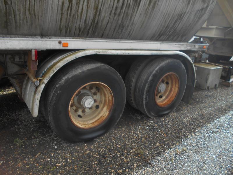 Fruehauf - Semirremolque cisterna: foto 3 Fruehauf - Semirremolque cisterna: foto 3