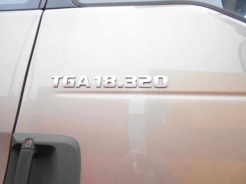 MAN TGA 18.320 - Camión lona: foto 3 MAN TGA 18.320 - Camión lona: foto 3