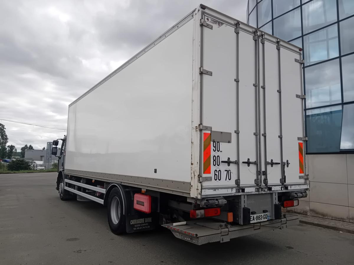 Renault Gamme D 280.19 - Camión caja cerrada: foto 2 Renault Gamme D 280.19 - Camión caja cerrada: foto 2
