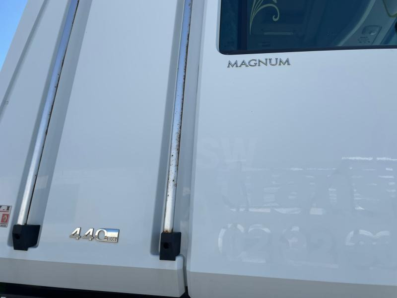 Renault Magnum 440 DXI - Camión caja abierta: foto 5 Renault Magnum 440 DXI - Camión caja abierta: foto 5