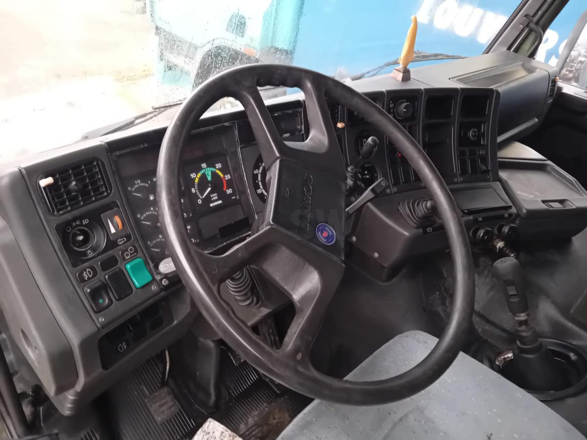 Scania 93 250 - Camión cisterna: foto 3 Scania 93 250 - Camión cisterna: foto 3