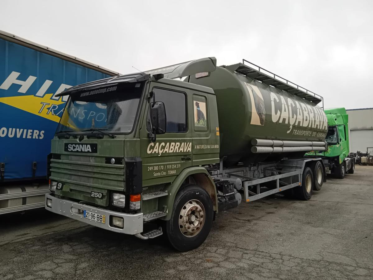 Scania 93 250 - Camión cisterna: foto 1 Scania 93 250 - Camión cisterna: foto 1