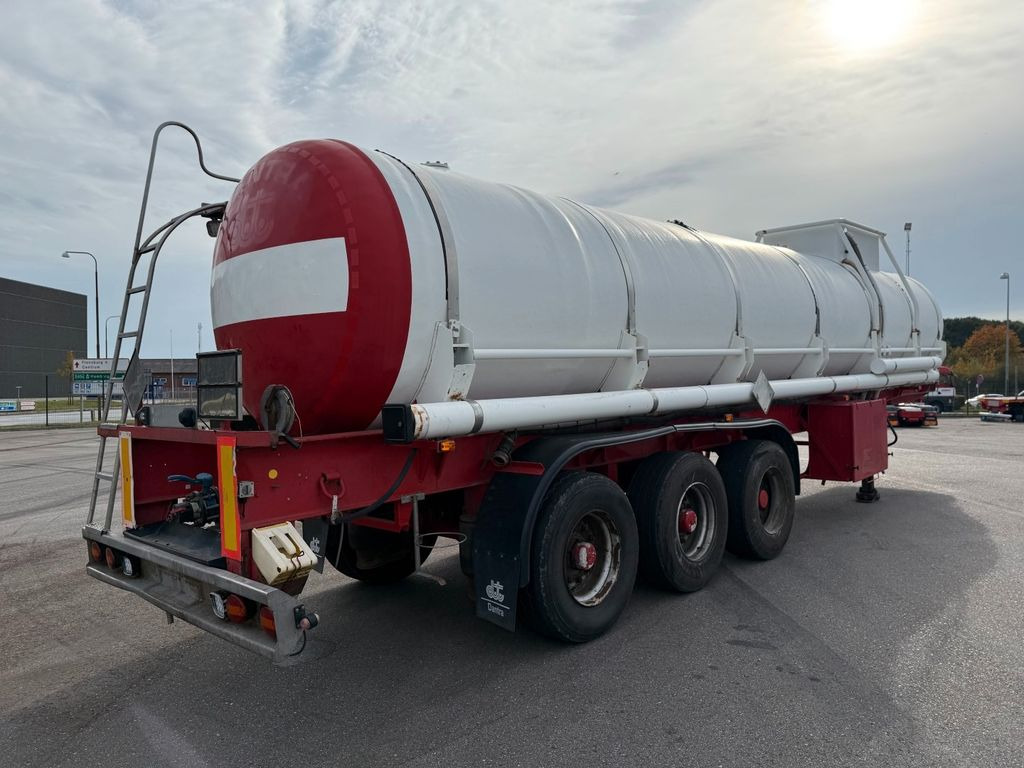 Blumhardt 3 axle 29.000 L ADR Tank trailer Blumhardt 3 axle 29.000 L ADR Tanktrailer - Semirremolque cisterna: foto 3 Blumhardt 3 axle 29.000 L ADR Tank trailer Blumhardt 3 axle 29.000 L ADR Tanktrailer - Semirremolque cisterna: foto 3