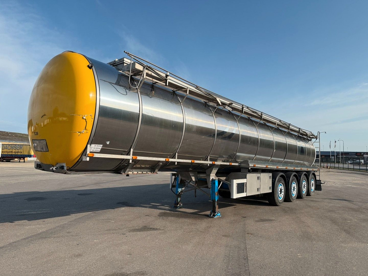 Burg VM Tarm 4 axle 33.000 L Vogelsang - Semirremolque cisterna: foto 1 Burg VM Tarm 4 axle 33.000 L Vogelsang - Semirremolque cisterna: foto 1