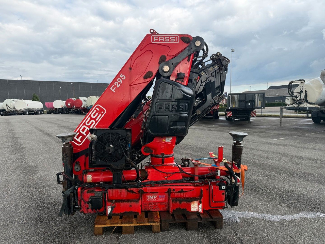 FASSI F295 A.2.26 E-Dynamic Radio Remote / Crane - Camión grúa: foto 1 FASSI F295 A.2.26 E-Dynamic Radio Remote / Crane - Camión grúa: foto 1