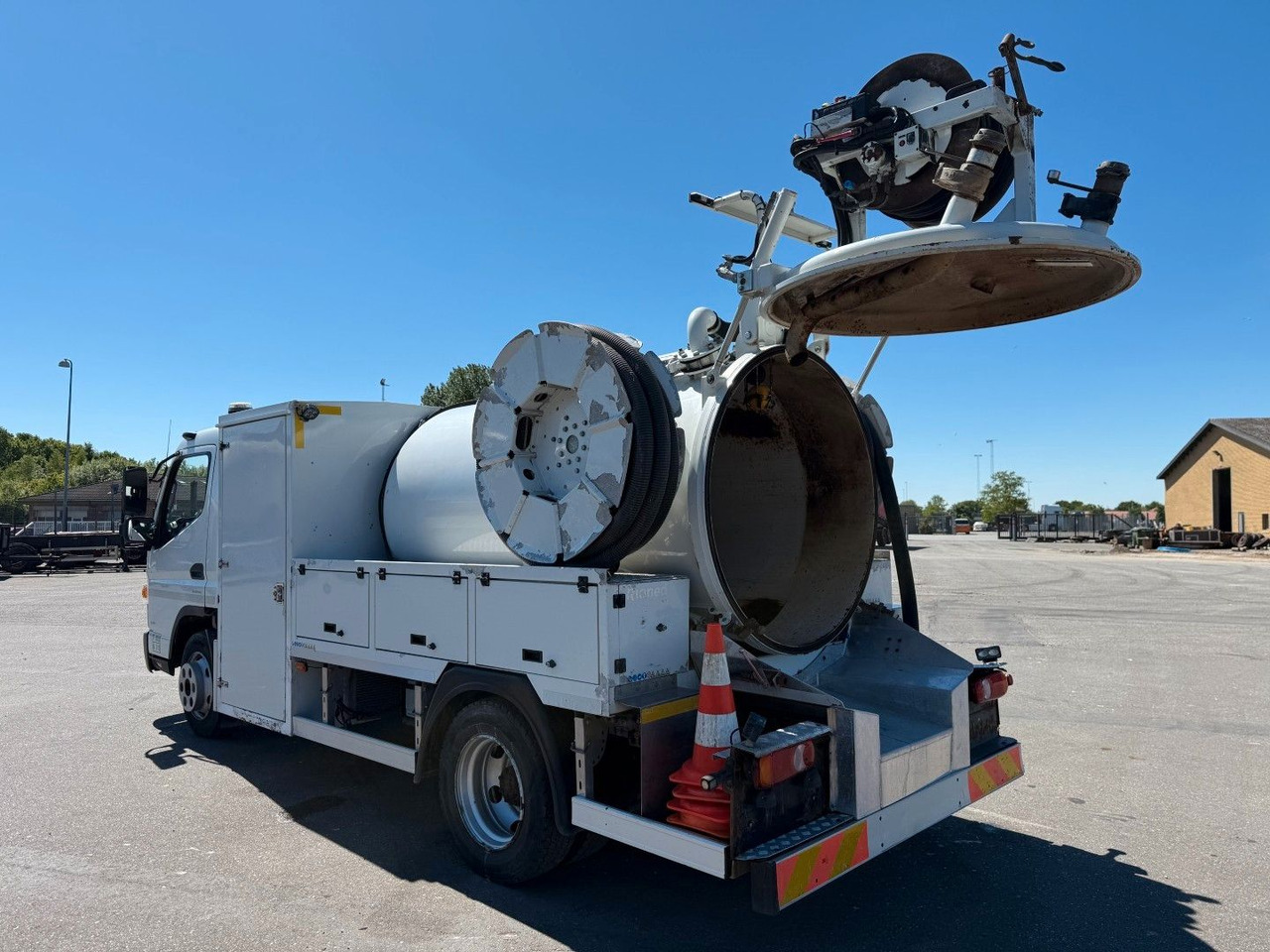 FUSO Canter 9C18 Duonic Rioned 3500 l. Kombi Euro 6 - Limpieza de alcantarillado: foto 5 FUSO Canter 9C18 Duonic Rioned 3500 l. Kombi Euro 6 - Limpieza de alcantarillado: foto 5