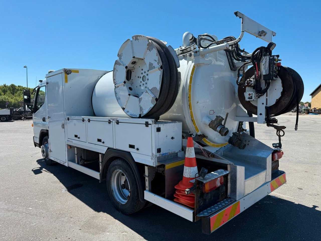 FUSO Canter 9C18 Duonic Rioned 3500 l. Kombi Euro 6 - Limpieza de alcantarillado: foto 4 FUSO Canter 9C18 Duonic Rioned 3500 l. Kombi Euro 6 - Limpieza de alcantarillado: foto 4