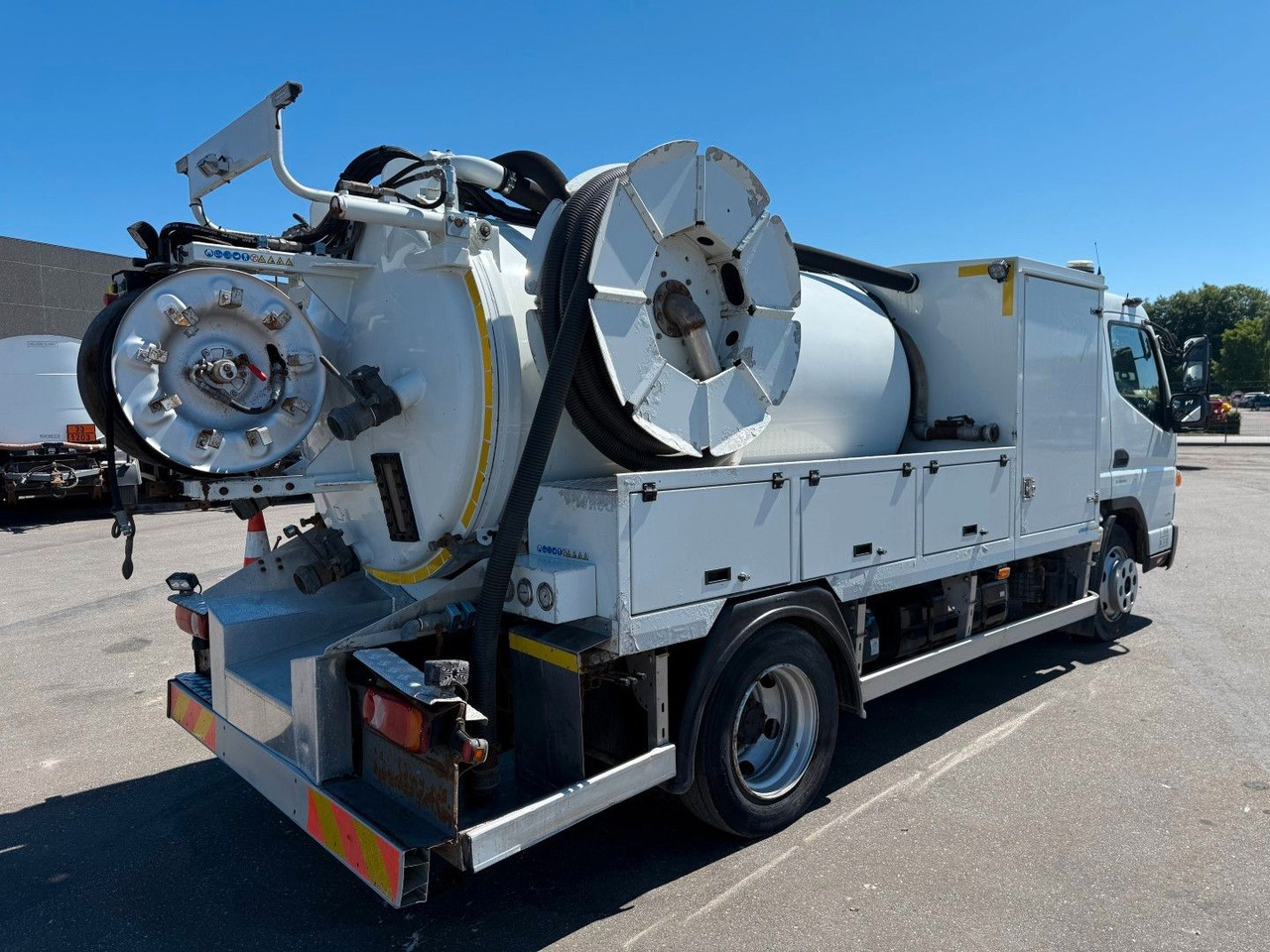 FUSO Canter 9C18 Duonic Rioned 3500 l. Kombi Euro 6 - Limpieza de alcantarillado: foto 3 FUSO Canter 9C18 Duonic Rioned 3500 l. Kombi Euro 6 - Limpieza de alcantarillado: foto 3