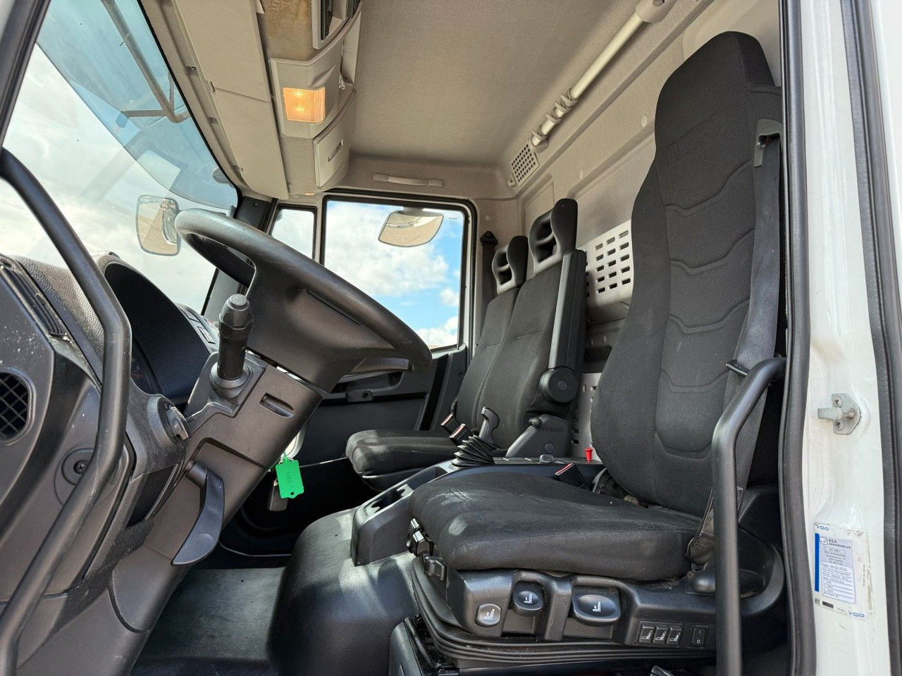 Iveco 180E32 4x2 Schmitz / Thermo King T-1200R Spectru Iveco 180E32 4x2 Schmitz / Thermo King T-1200R Spectru - Camión frigorífico: foto 5 Iveco 180E32 4x2 Schmitz / Thermo King T-1200R Spectru Iveco 180E32 4x2 Schmitz / Thermo King T-1200R Spectru - Camión frigorífico: foto 5