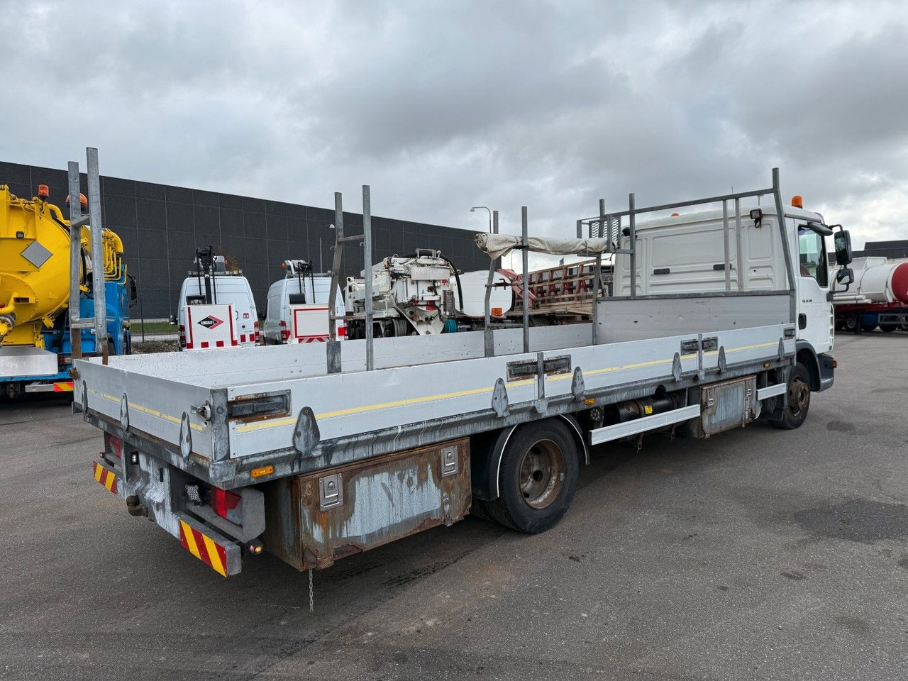 MAN TGL 10.180 4x2 Flatbed 6,,80 m. Euro 3 - Camión caja abierta: foto 3 MAN TGL 10.180 4x2 Flatbed 6,,80 m. Euro 3 - Camión caja abierta: foto 3