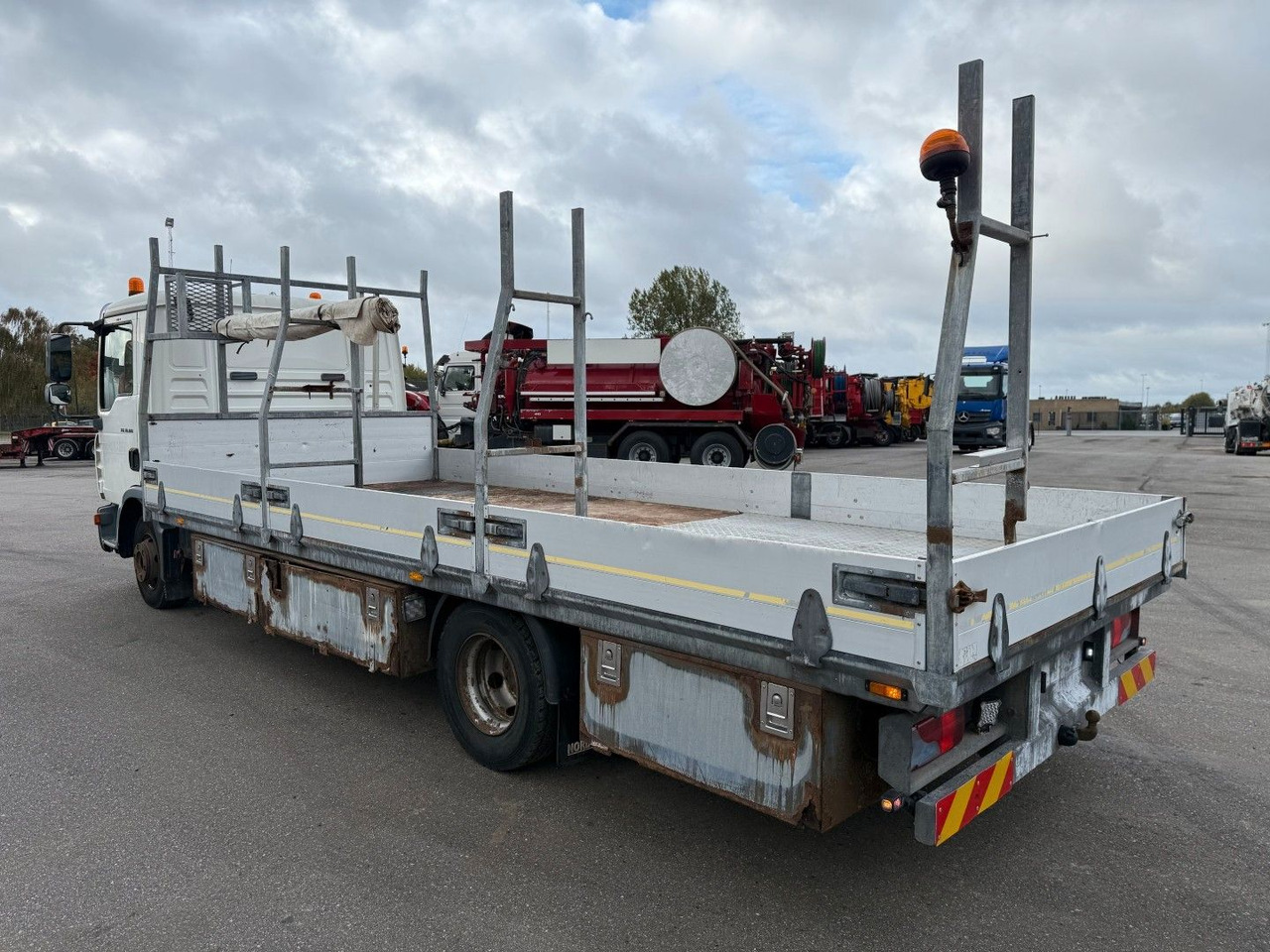 MAN TGL 10.180 4x2 Flatbed 6,,80 m. Euro 3 - Camión caja abierta: foto 4 MAN TGL 10.180 4x2 Flatbed 6,,80 m. Euro 3 - Camión caja abierta: foto 4