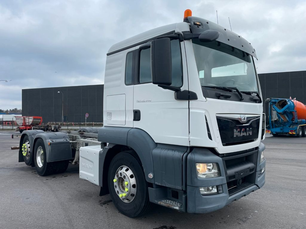MAN TGS 26.440 6x2*4 ADR Fahrgestell Euro 6 - Camión chasis: foto 2 MAN TGS 26.440 6x2*4 ADR Fahrgestell Euro 6 - Camión chasis: foto 2