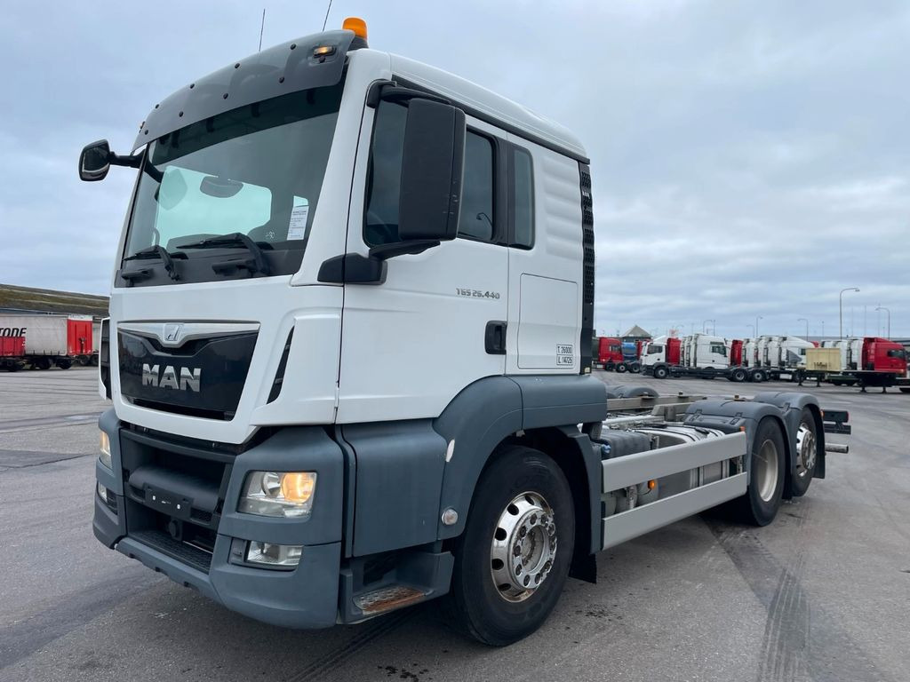 MAN TGS 26.440 6x2*4 Euro 6 Chassis ADR - Camión chasis: foto 1 MAN TGS 26.440 6x2*4 Euro 6 Chassis ADR - Camión chasis: foto 1