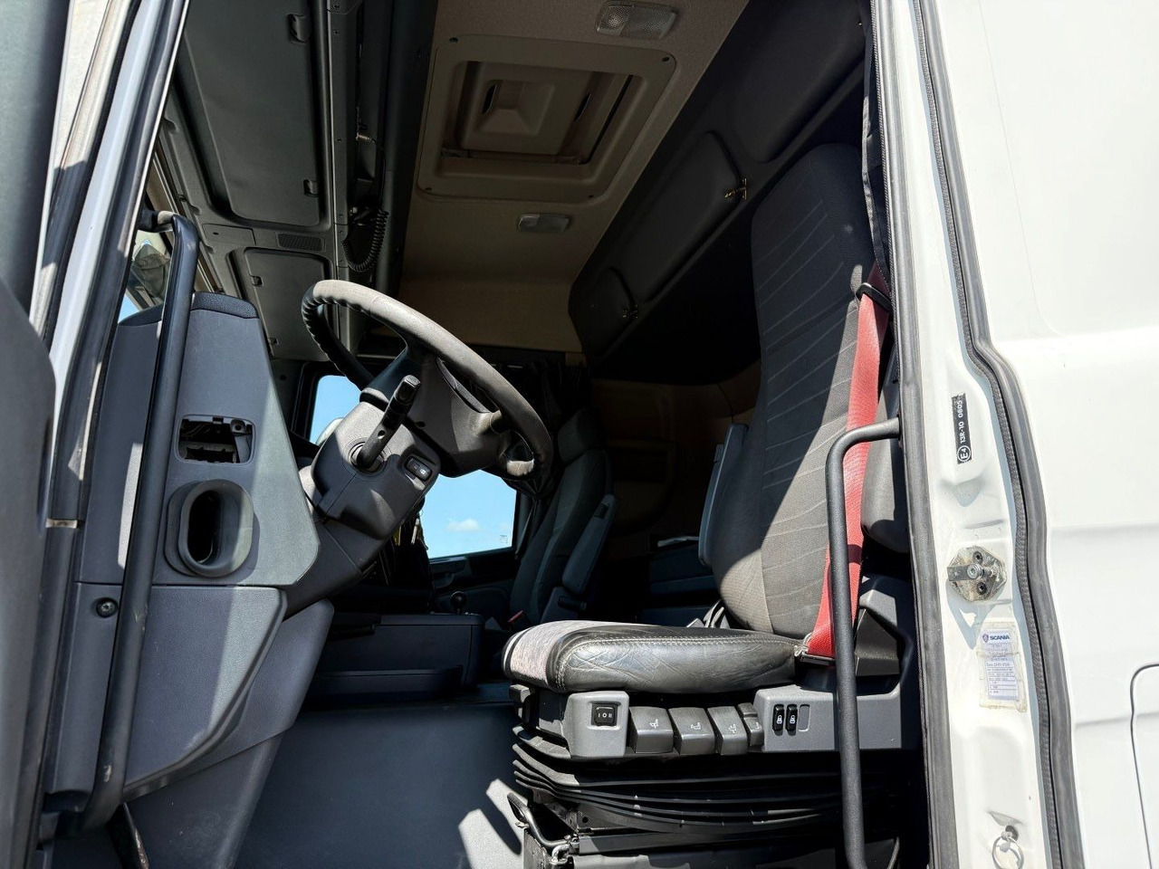 Scania G480 8x2*6 24.000 L / 5 compartments / ADR Tank - Camión cisterna: foto 5 Scania G480 8x2*6 24.000 L / 5 compartments / ADR Tank - Camión cisterna: foto 5