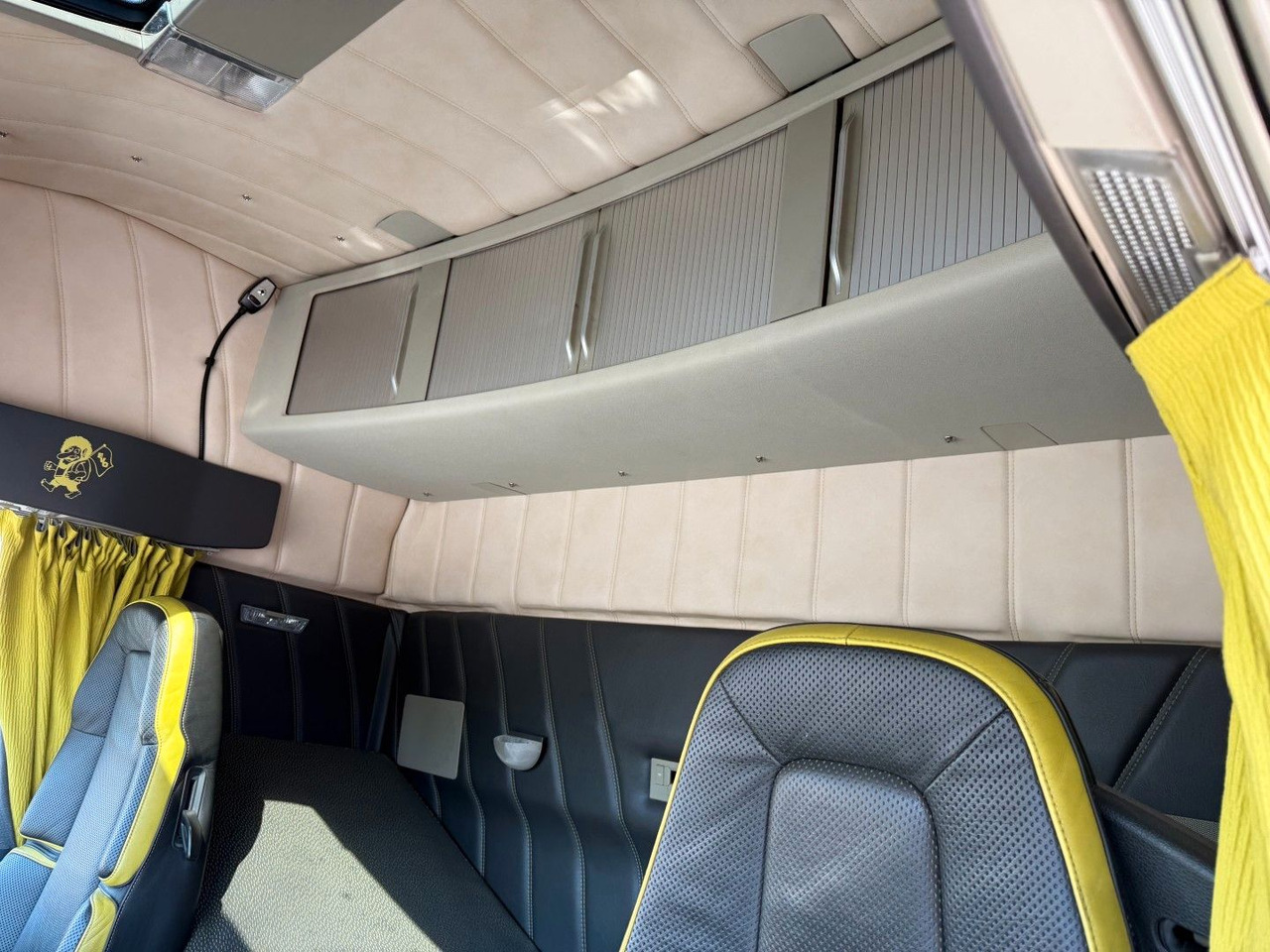 Camión grúa Volvo FH 16.550 6x2*4 / Crane HMF 3220K4 Euro 6: foto 17 Camión grúa Volvo FH 16.550 6x2*4 / Crane HMF 3220K4 Euro 6: foto 17